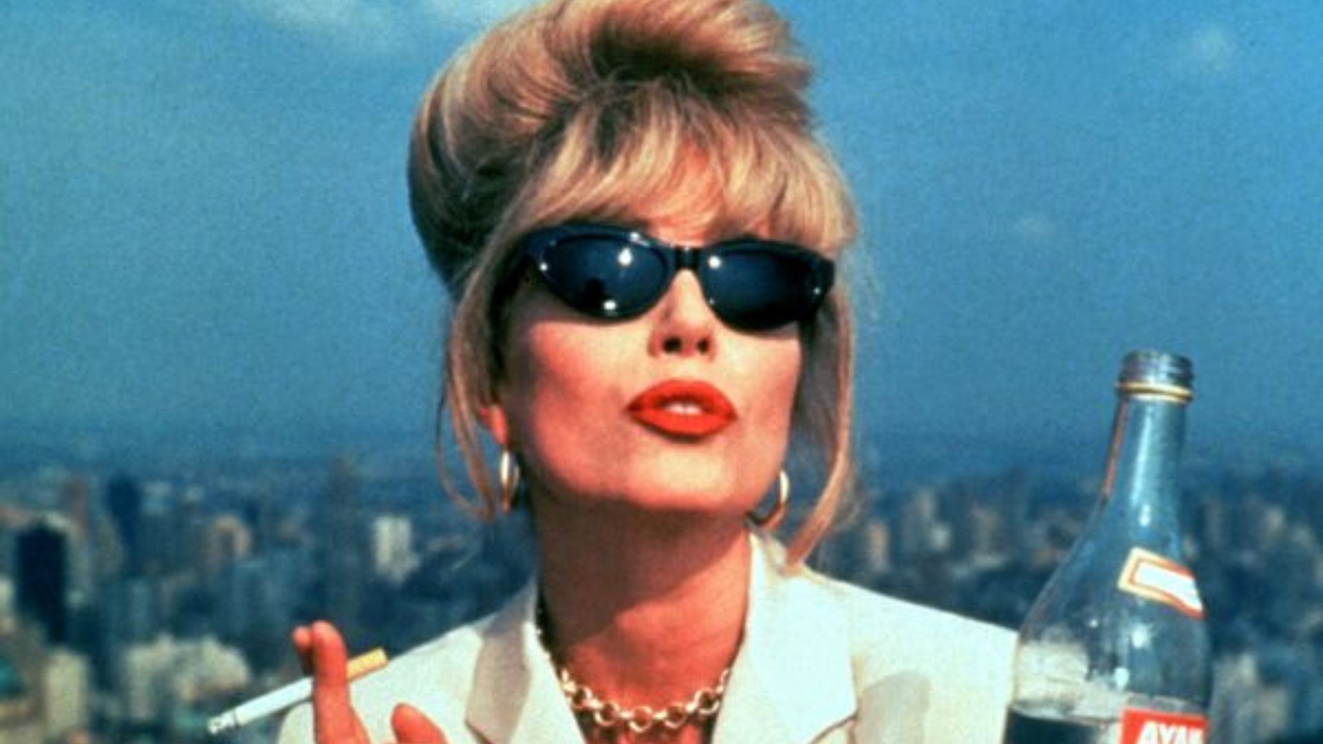 Absolutely Fabulous: H Joanna Lumley έκανε cameo εμφάνιση στην Εβδομάδα Μόδας του Λονδίνου 1