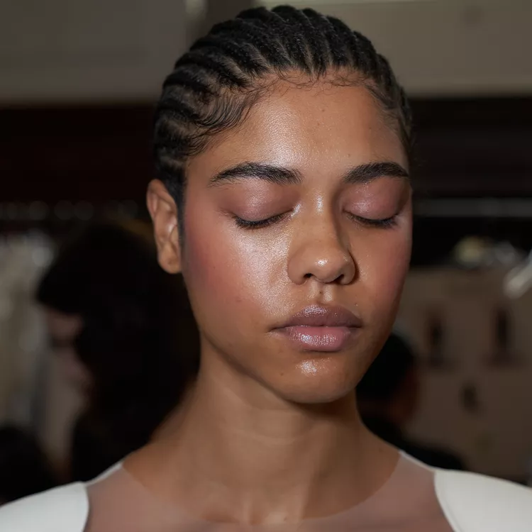 NYFW F/W 2024: Τα hot beauty trends που θα υιοθετήσουμε από τώρα 2