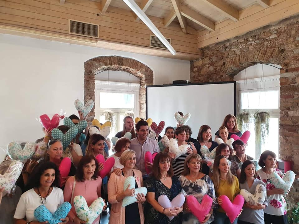 Heart Pillow Party: Μια πρωτοβουλία συμπαράστασης σε γυναίκες που μάχονται τον καρκίνο του μαστού 1