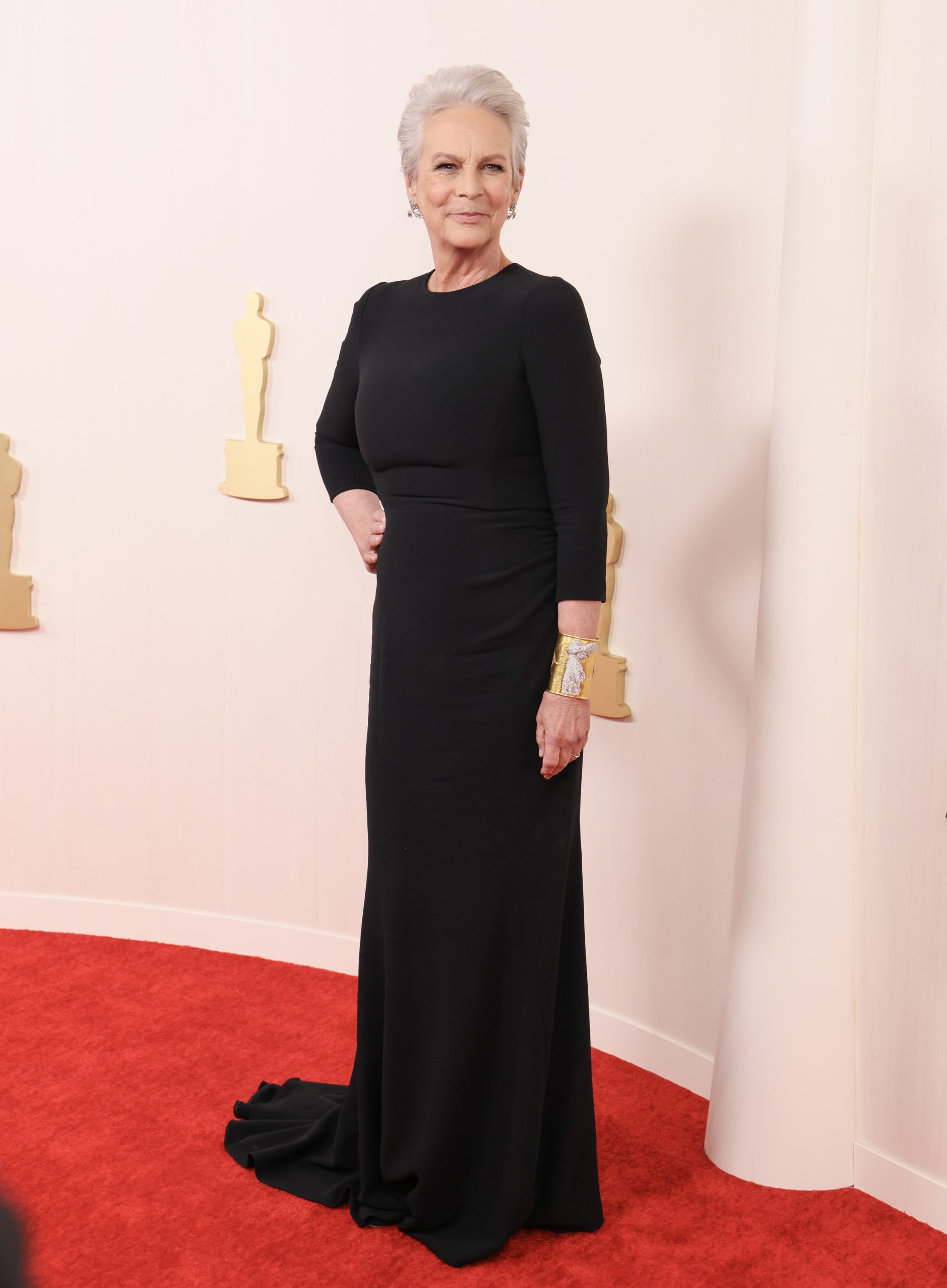 Oscars 2024: Γιατί όλοι μιλούν για το βραχιόλι της Jamie Lee Curtis με ελληνικό χαρακτήρα 2