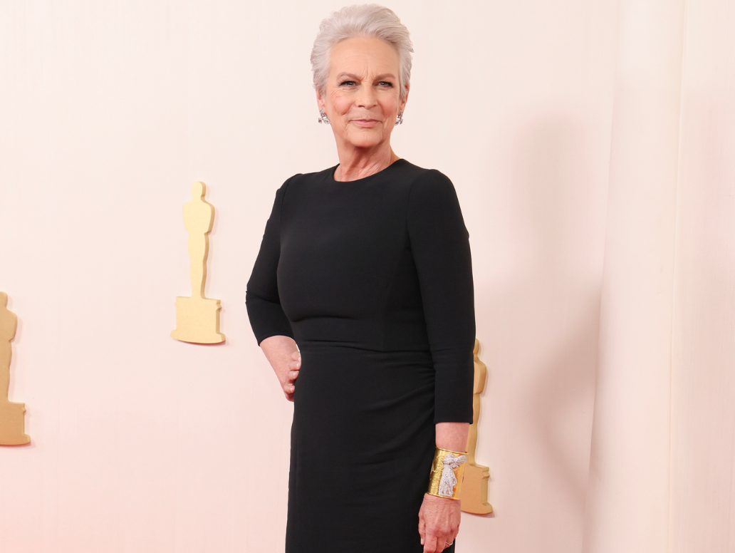 Oscars 2024: Γιατί όλοι μιλούν για το βραχιόλι της Jamie Lee Curtis με ελληνικό χαρακτήρα 1