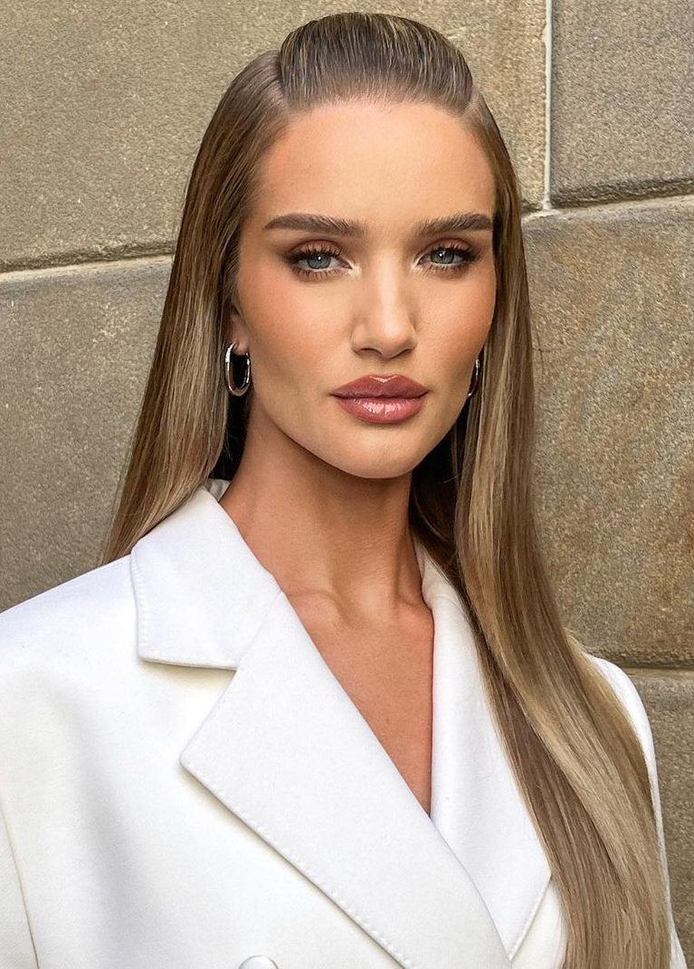 Ο πολύτιμος οδηγός της Rosie Huntington-Whiteley για καθαρή & λαμπερή επιδερμίδα 2