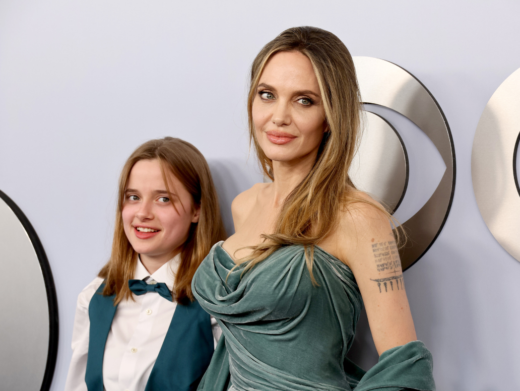 Angelina Jolie: Ξανά σε δημόσια εμφάνιση με την κόρη της – Με ασορτί outfits στα Tony Awards