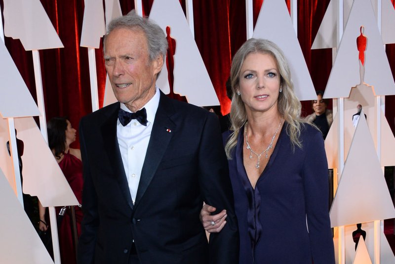 Clint Eastwood: Ο 94χρονος σταρ είναι συντετριμμένος έπειτα από τον θάνατο της κατά 30 χρόνια νεότερης συντρόφου του
