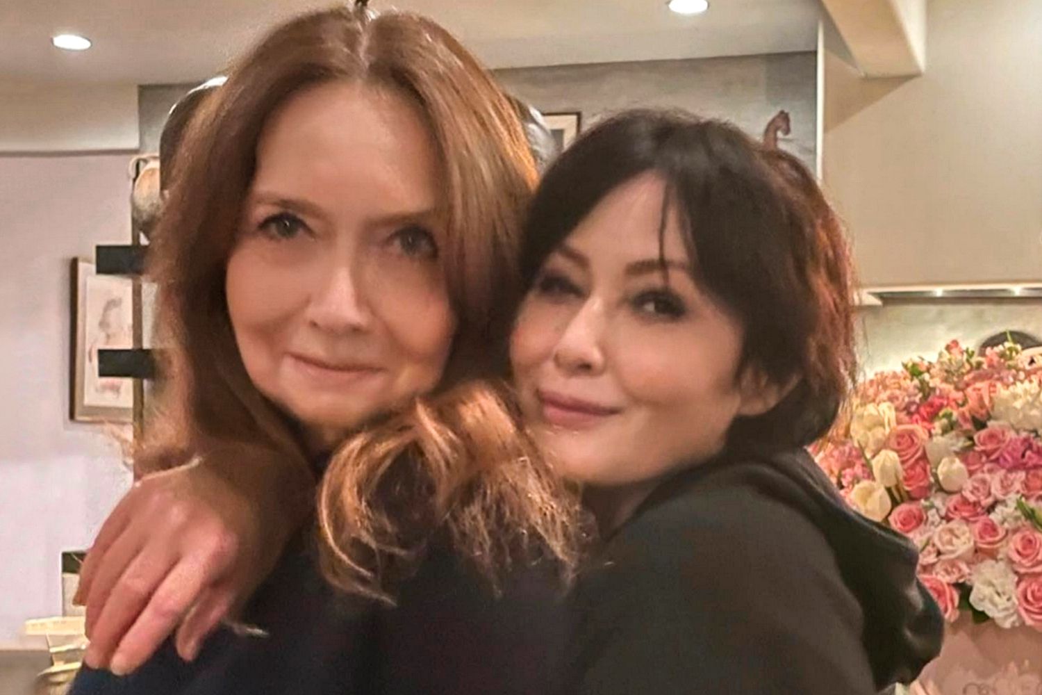 Shannen Doherty: Το μοναδικό πράγμα που ζήτησε η μητέρα της Rosa από τους θαυμαστές της 2