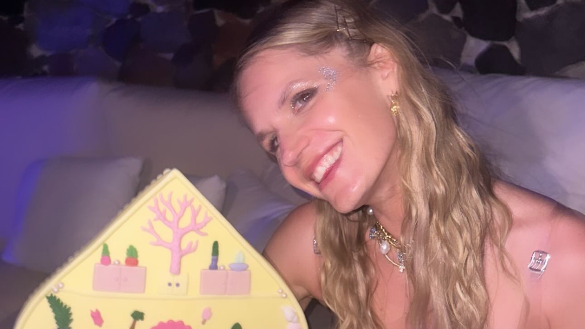 Ευγενία Νιάρχου: Η χρυσή κληρονόμος γιόρτασε τα 38 της με ένα θεματικό πάρτι – υπερπαραγωγή στη Σαντορίνη
