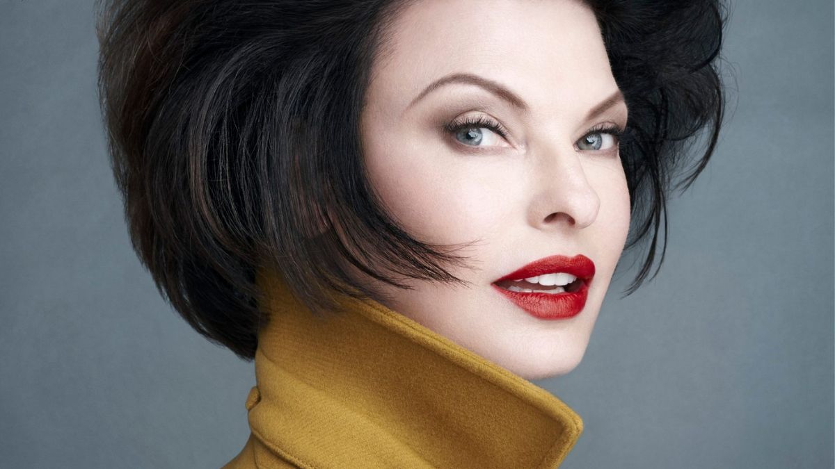 Η Linda Evangelista ποζάρει στο φακό του Steven Meisel και μας υπενθυμίζει ποια είναι