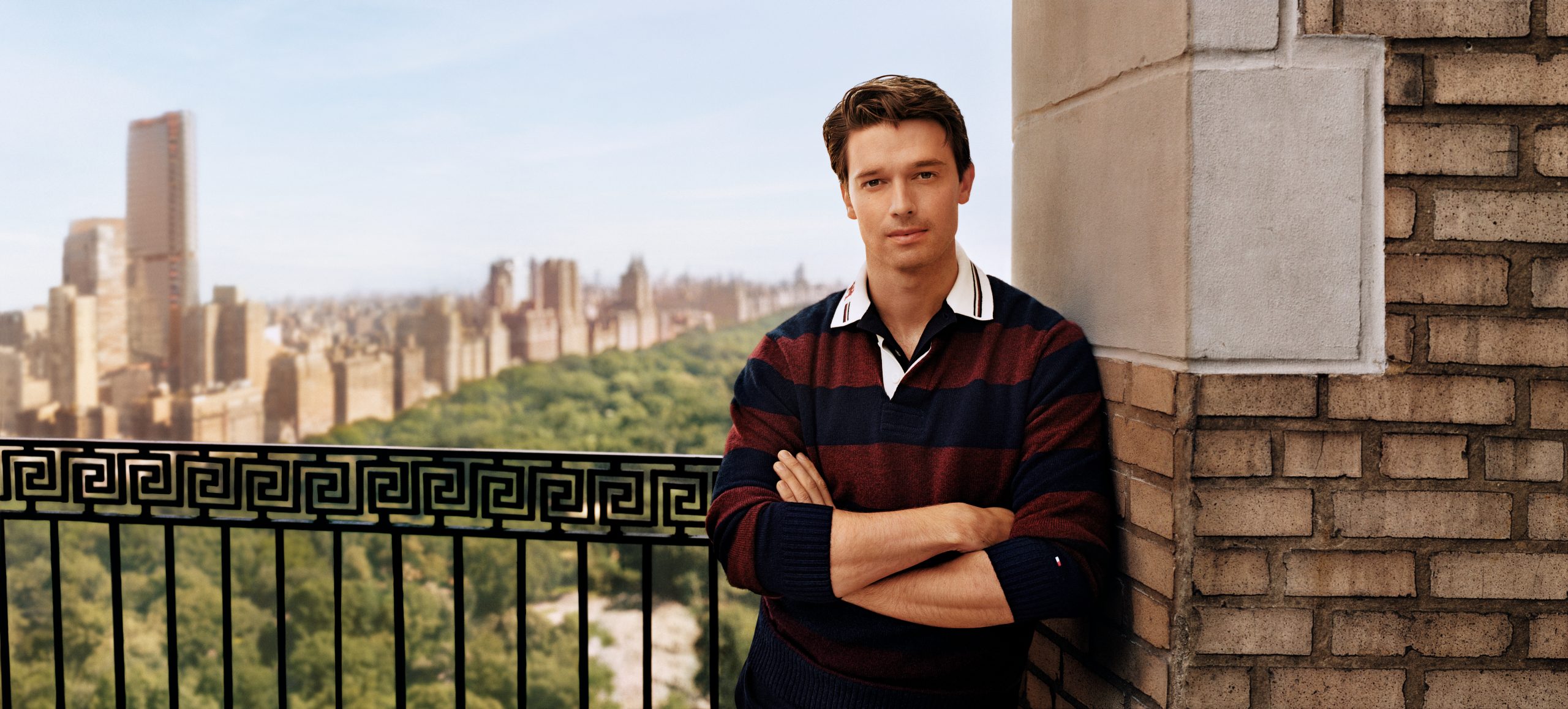 Η Tommy Hilfiger αποκαλύπτει τον Patrick Schwarzenegger και την Abby Champion ως τα απόλυτα it-faces της καμπάνιας Φθινόπωρο 2024 3