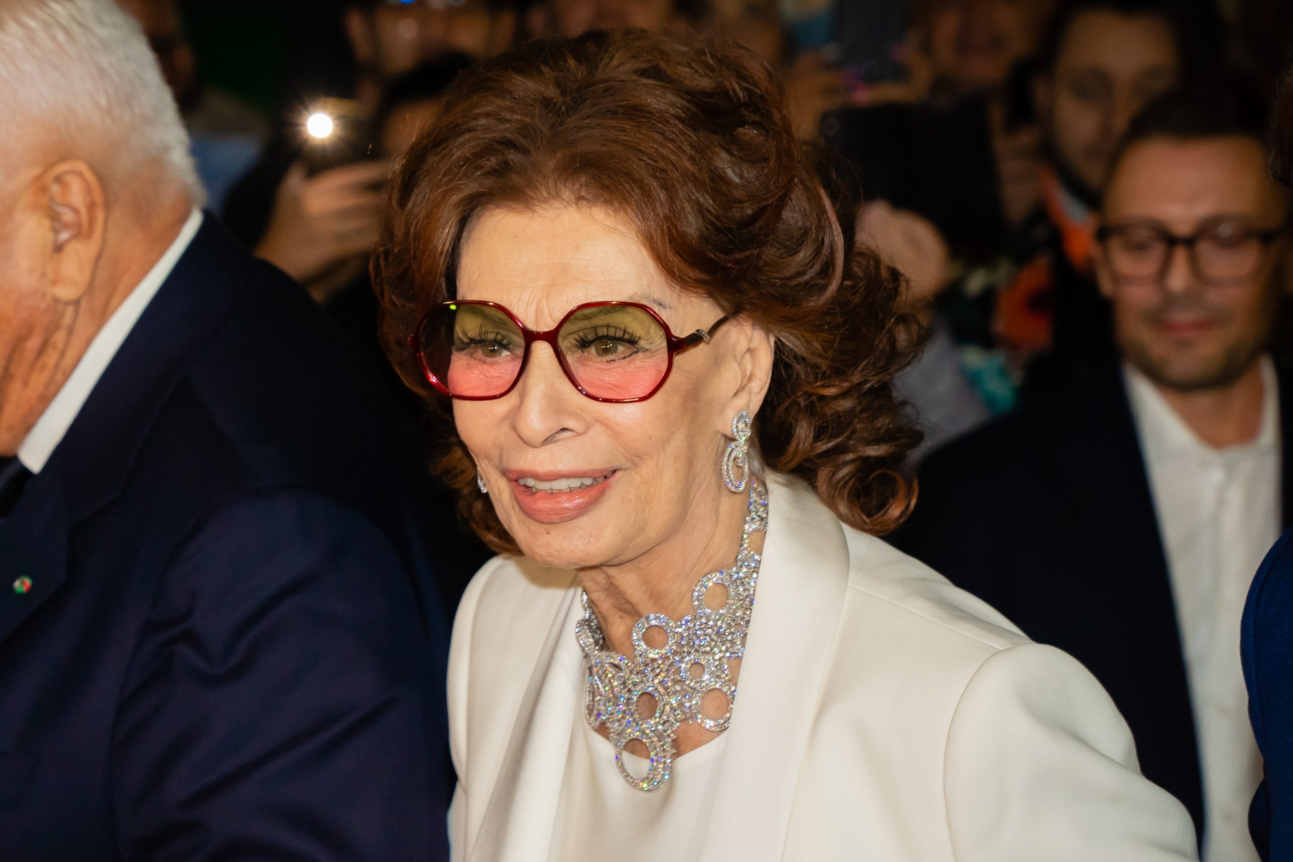 Sophia Loren: To αστραφτερό φόρεμα που επέλεξε για τα 90α γενέθλιά της από τον Giorgio Armani 1