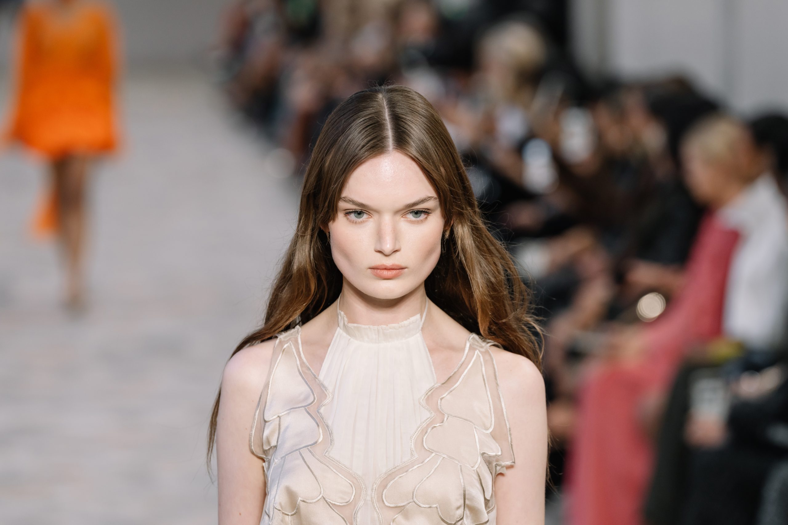 Milan Fashion Week: Τα make up looks στο show της Alberta Ferretti έχουν τις πιο φυσικές αποχρώσεις και αποπνέουν ρομαντισμό 5