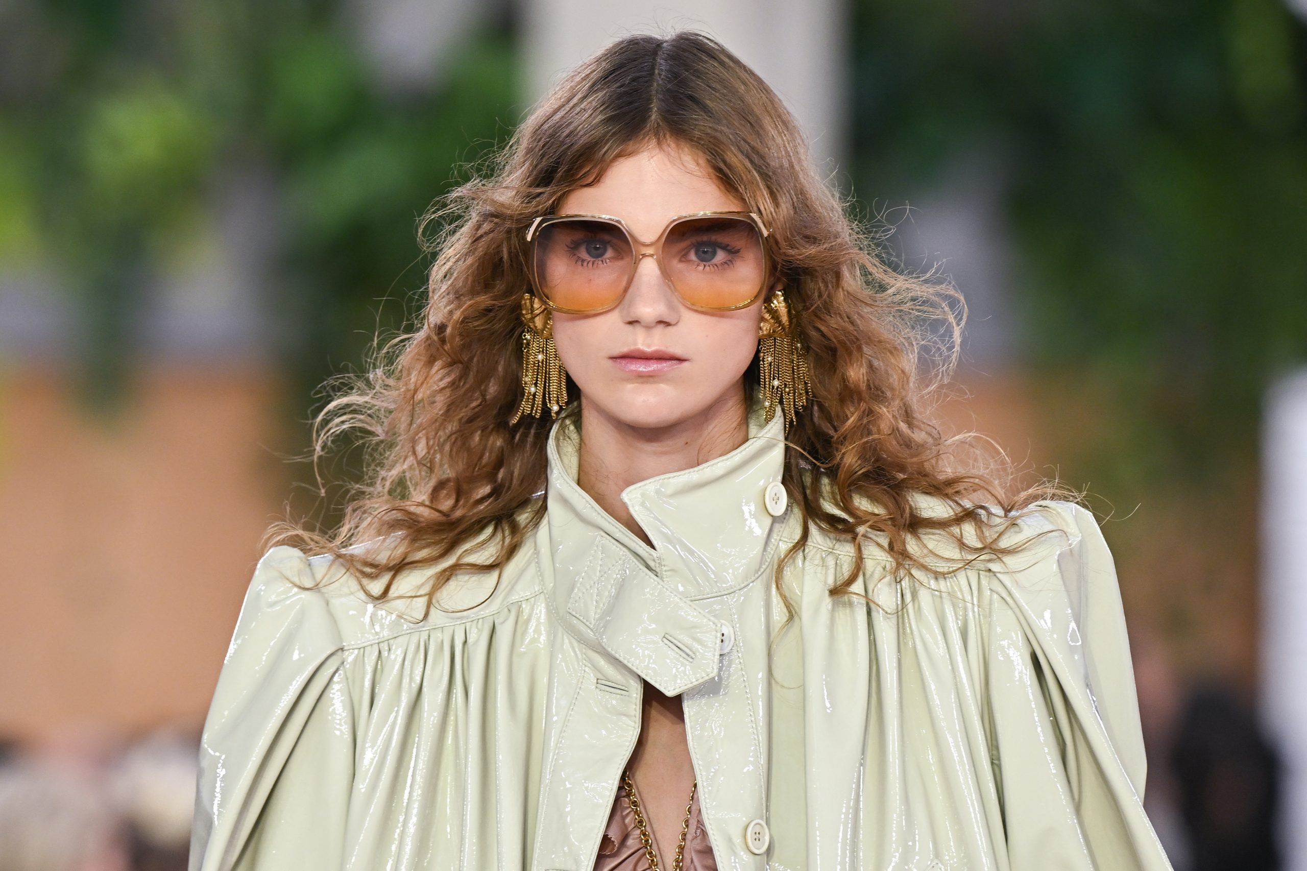 Chloé S/S ’25: Το boho ποτέ πριν δεν ήταν τόσο δροσερό και κομψό 1