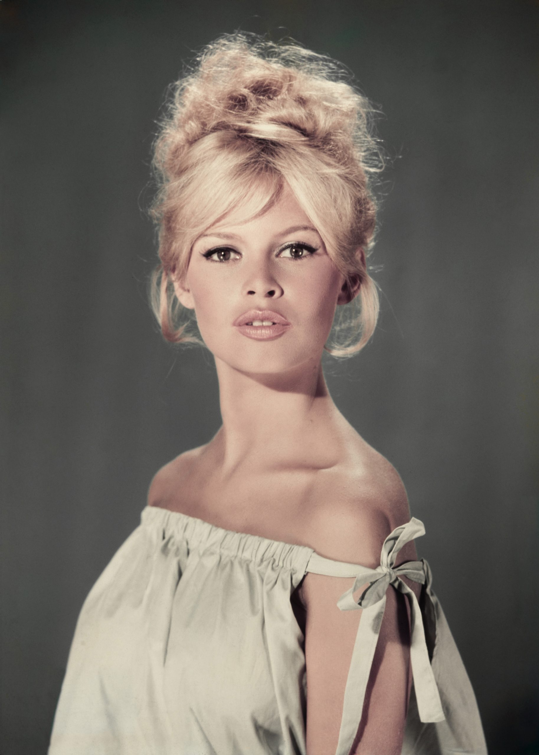 H Brigitte Bardot, το πιο όμορφο πρόσωπο του παγκόσμιου κινηματογράφου, κλείνει σήμερα τα 90 5