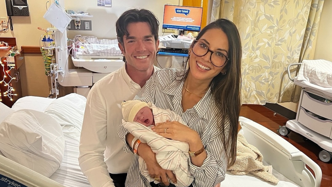 Η Olivia Munn και ο John Mulaney απέκτησαν το δεύτερο παιδί τους με παρένθετη μητέρα