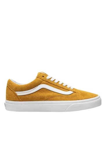 Suede sneakers: 10 υπέροχα ζευγάρια που συνδυάζουν άνεση, cool στιλ και ένα touch πολυτέλειας 6